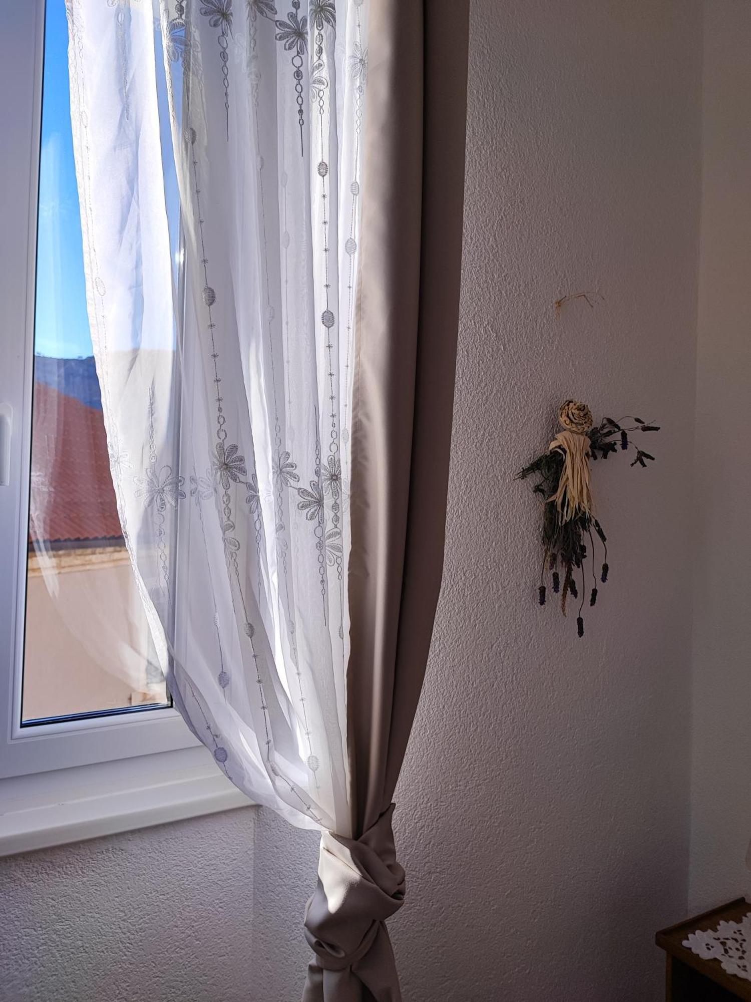 Apartman Riva 2 Komiža Esterno foto